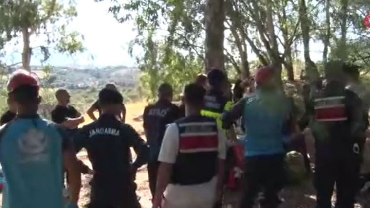 Sıcak Gündem: Feci kaza… Turist otobüsü şarampole uçtu: 2 ölü, 9 yaralı: Gelişmeler Takip Ediliyor