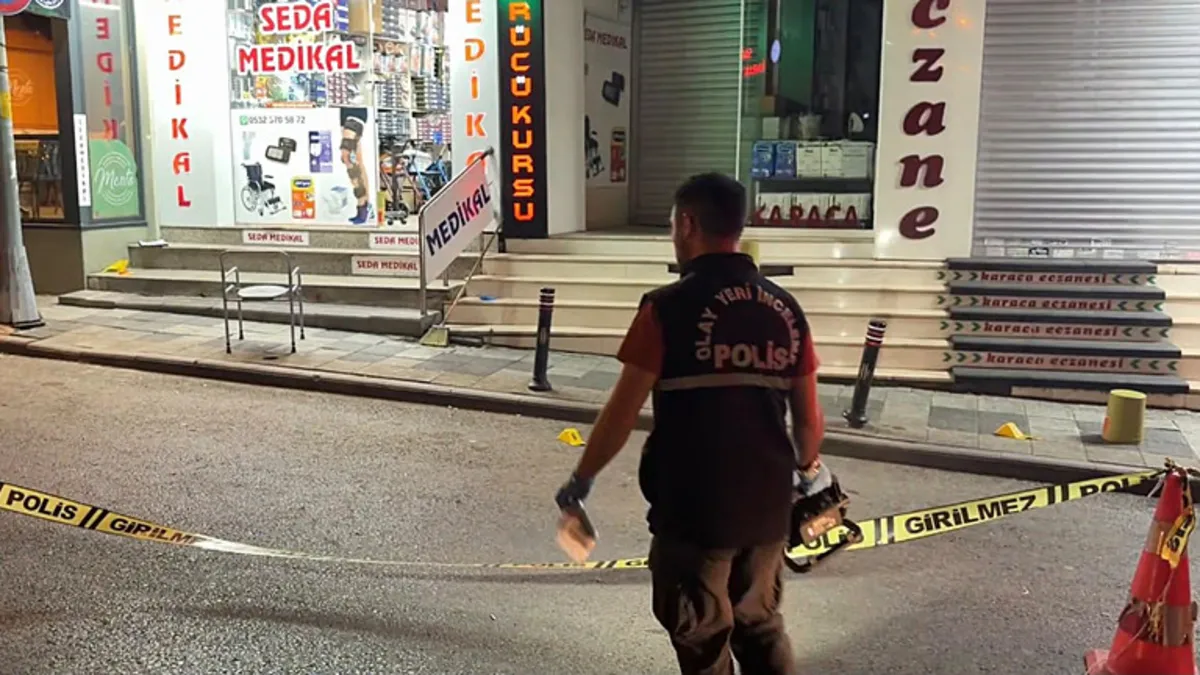 Gündemden Son Bilgiler: Ümraniye'de motosikletli şüphelilerden iş yerine silahlı saldırı: Gelişmeler Takip Edi