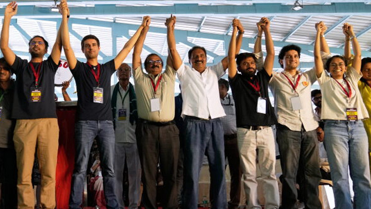 Son Gelişme: Hindistan'da gözaltındaki Hamam Böceği Halk Partisi liderleri salıverildi ve Merak Edilenler