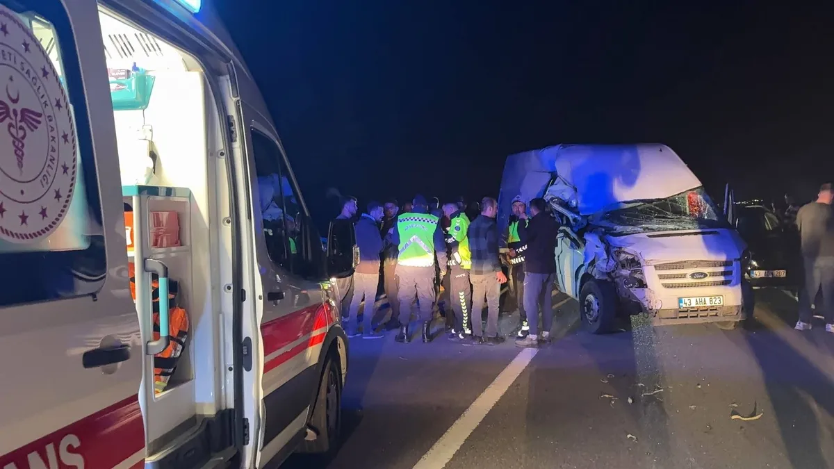 Gündemden Son Bilgiler: Kütahya'da zincirleme trafik kazası! 7 yaralı