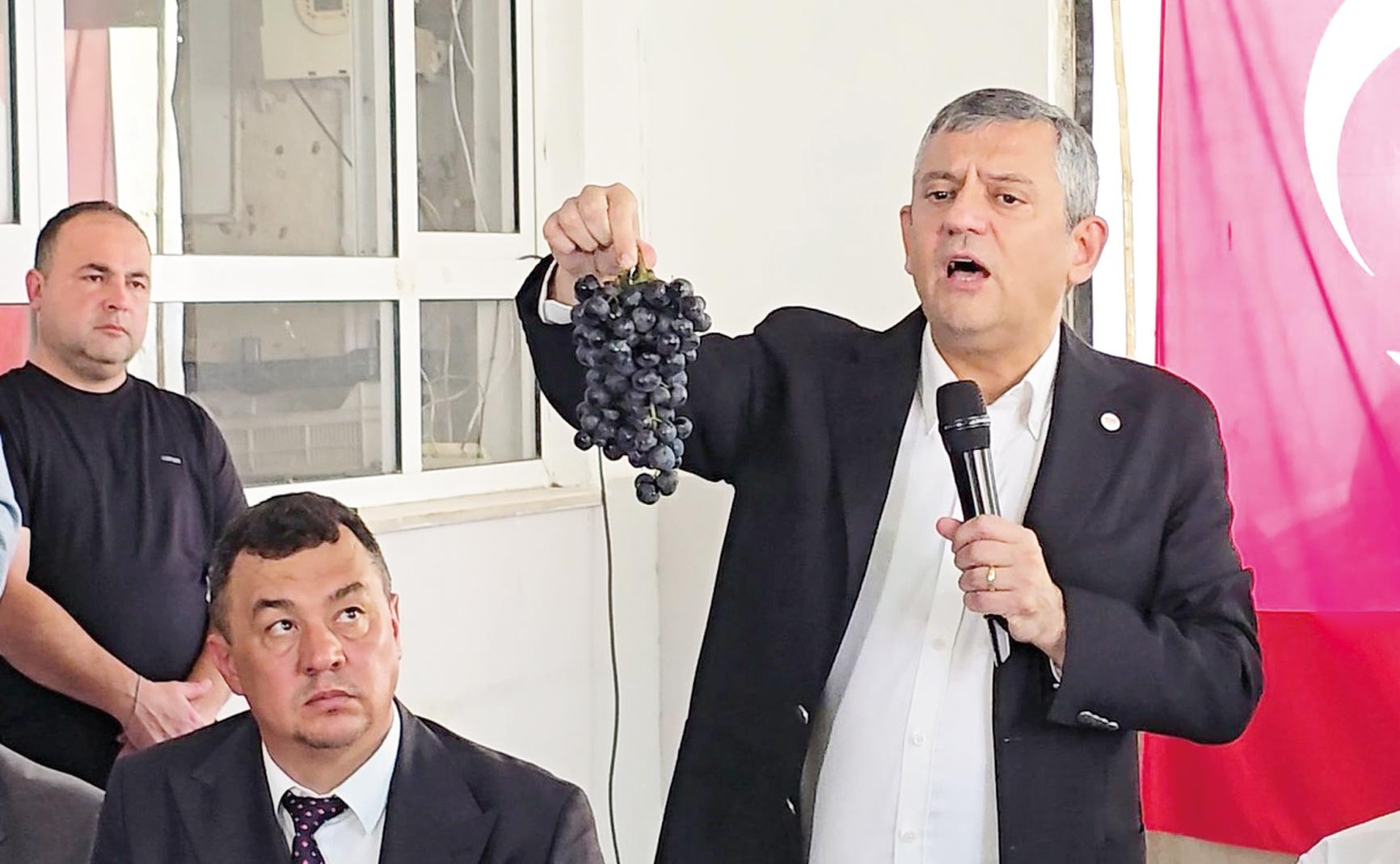 Üreticiyle buluşan Özel’den tarıma yeni model