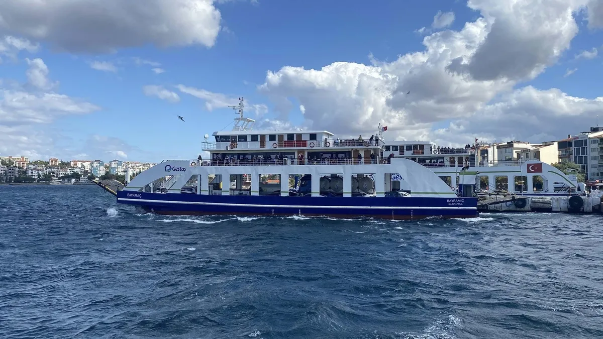 Ayrıntılar Netleşti: Gökçeada ve Bozcaada feribot seferlerine 'fırtına' engeli! - Son Dakika Bilgileri