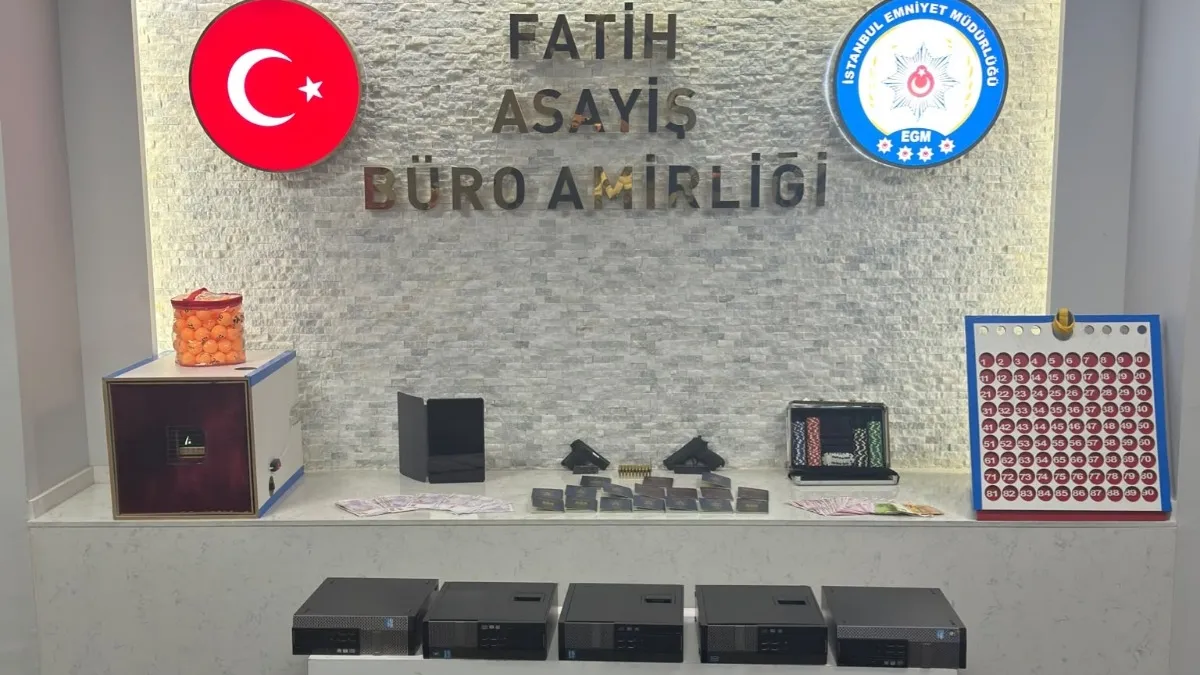 Sıcak Gündem: Fatih’te kumar baskını: Sahte 500 eurolar, ruhsatsız silahlar ve pasaportlar ele geçirildi | İşt