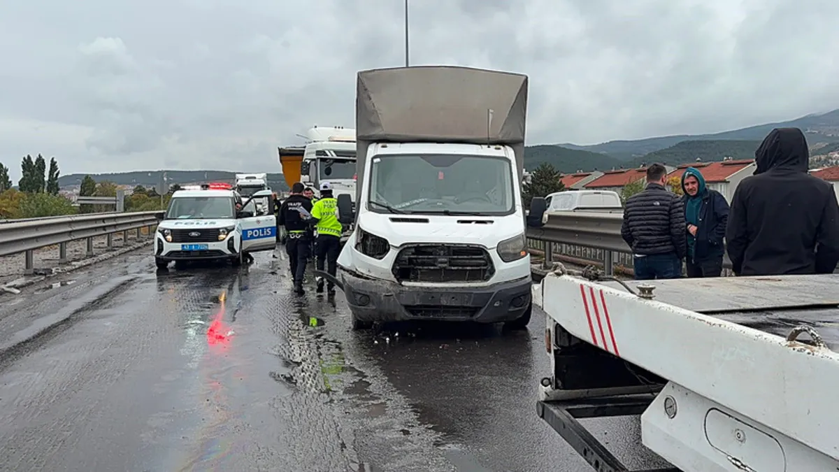Gündemden Son Bilgiler: Kütahya’da zincirleme trafik kazası: 1 kişi yaralandı! | İşte Tüm Ayrıntılar