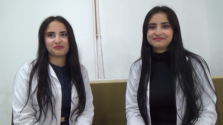 Kritik Açıklama: Erzurumlu ikiz öğretmenler aynı okulda buluştu: Kardeşim geldikten sonra şehre gitmek istemiy
