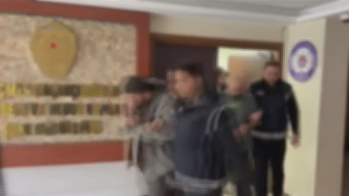 Sıcak Gündem: İstanbul'da göçmen kaçakçılarına operasyon: 2 tutuklama - Son Dakika Bilgileri