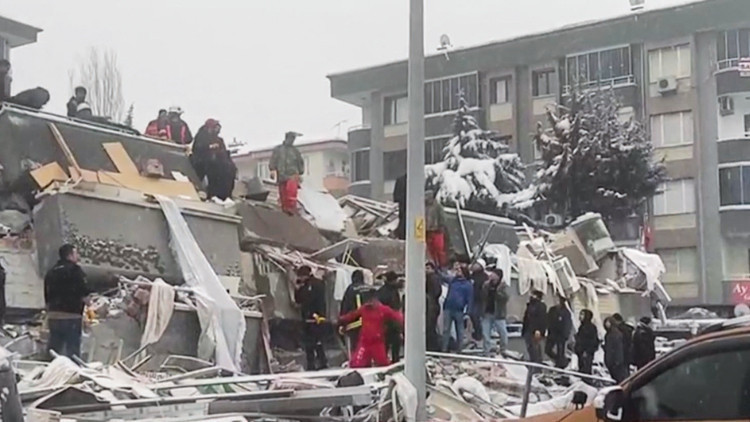 Hayat Sitesi sanıklarına hapis... 16 kişi ölmüştü - Son Dakika Bilgileri
