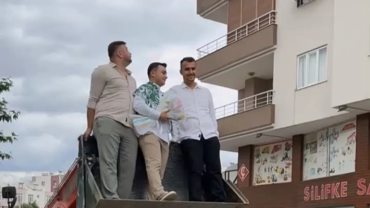 Son Gelişme: Mersin'de ilginç anlar kamerada: Böyle gelin alma görülmedi! ve Merak Edilenler