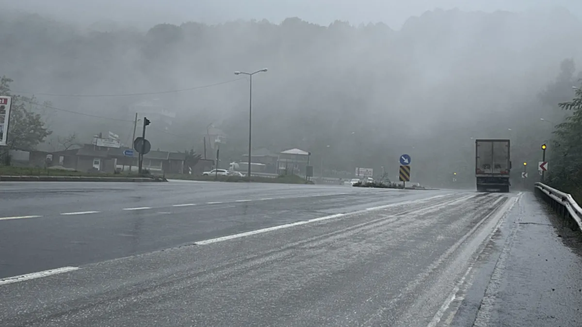 Bolu Dağı geçişinde sis etkili oldu! Sürücülerin görüş mesafesi gerileme kaydetti ve Merak Edilenler