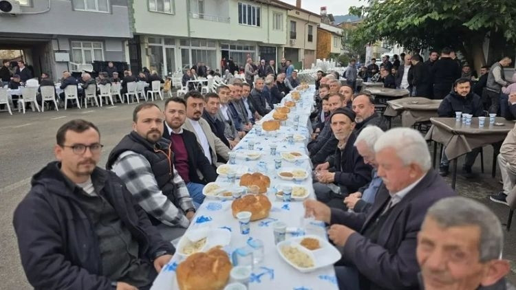 Gündemden Son Bilgiler: Bursa'da hayır yemeği 53 kişiyi hastanelik oldu - Son Dakika Bilgileri