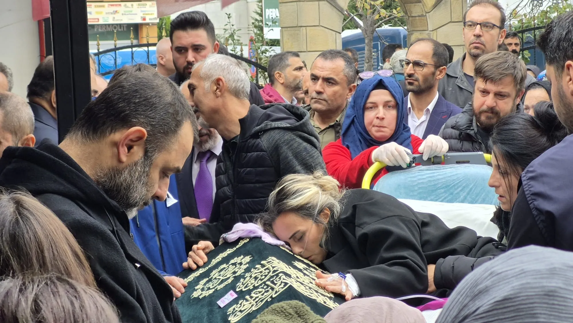 Ayrıntılar Netleşti: Maltepe’de çöken binada hayatını kaybeden Gülce’ye veda