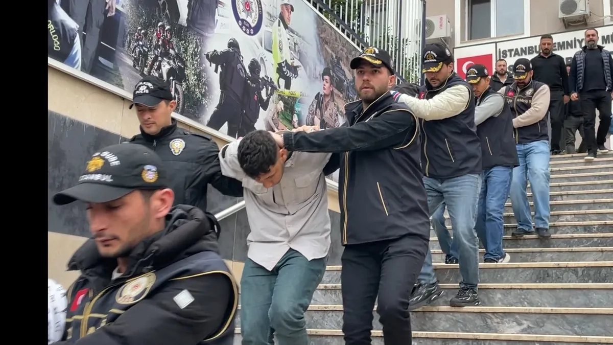 İstanbul’da kundaklama ve silahlı saldırılara 15 gözaltı