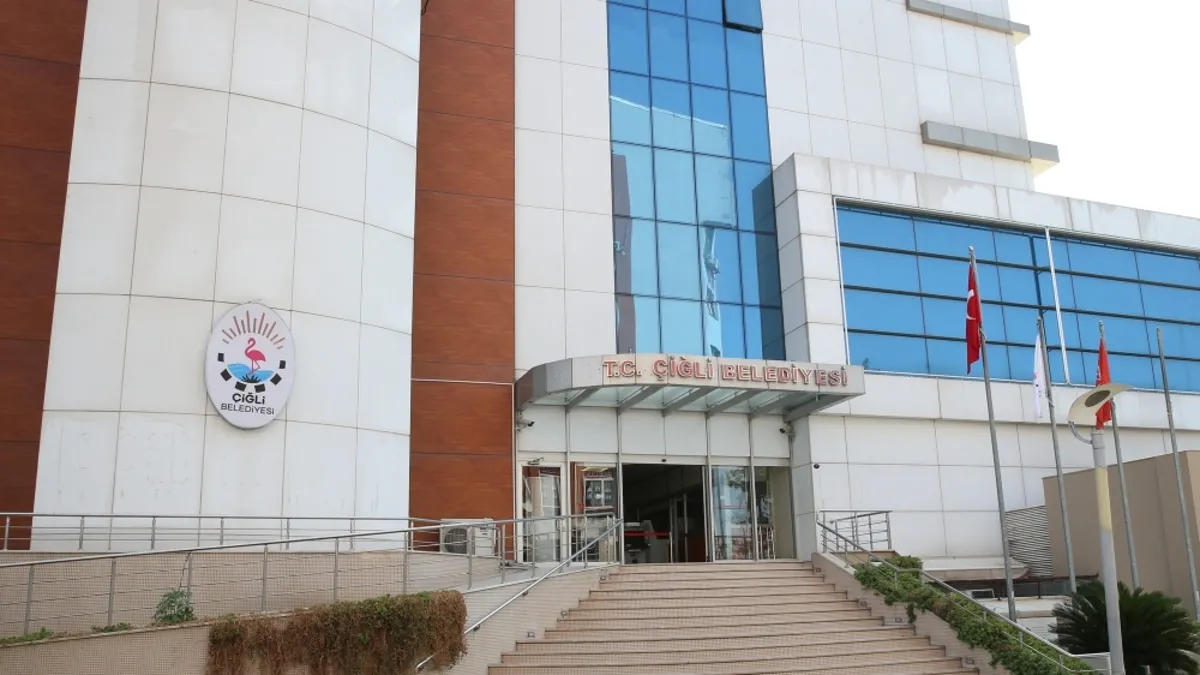 Çiğli Belediyesi'nden hizmet filosuna 57 araçlık takviye