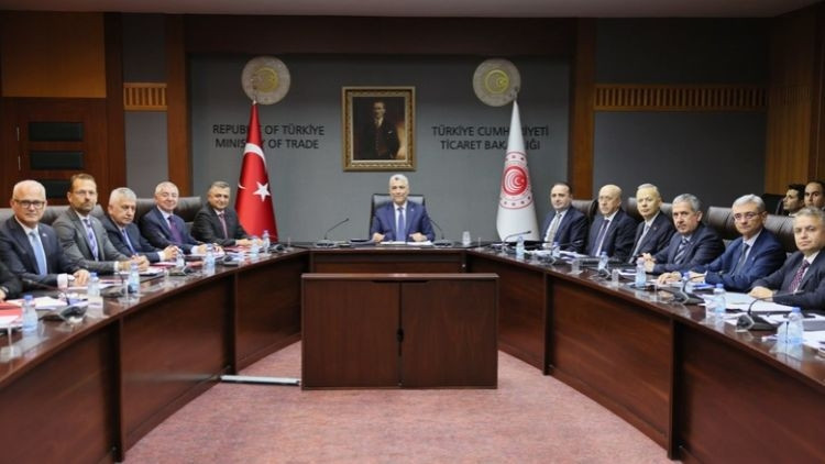 Gündemden Son Bilgiler: Bakan Bolat, otomotiv sektörünün temsilcileriyle bir araya geldi - Son Dakika Bilgiler