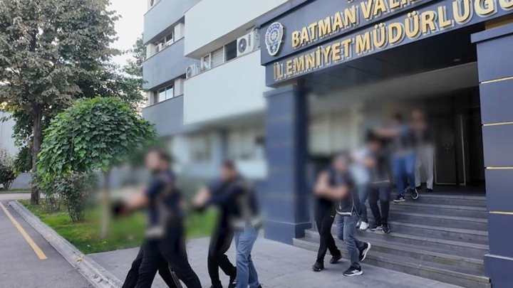 Batman'da maskeli haraç çetesine operasyon! 6 şüpheliden 2'si hakkında tutuklama kararı verildi