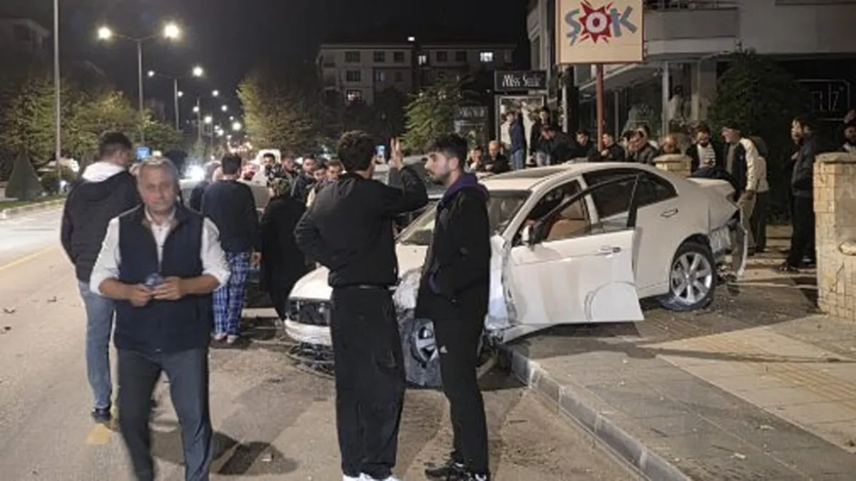 Ayrıntılar Netleşti: Çorum'da 2 otomobilin çarpıştığı kazada 4 kişi yaralandı | İşte Tüm Ayrıntılar