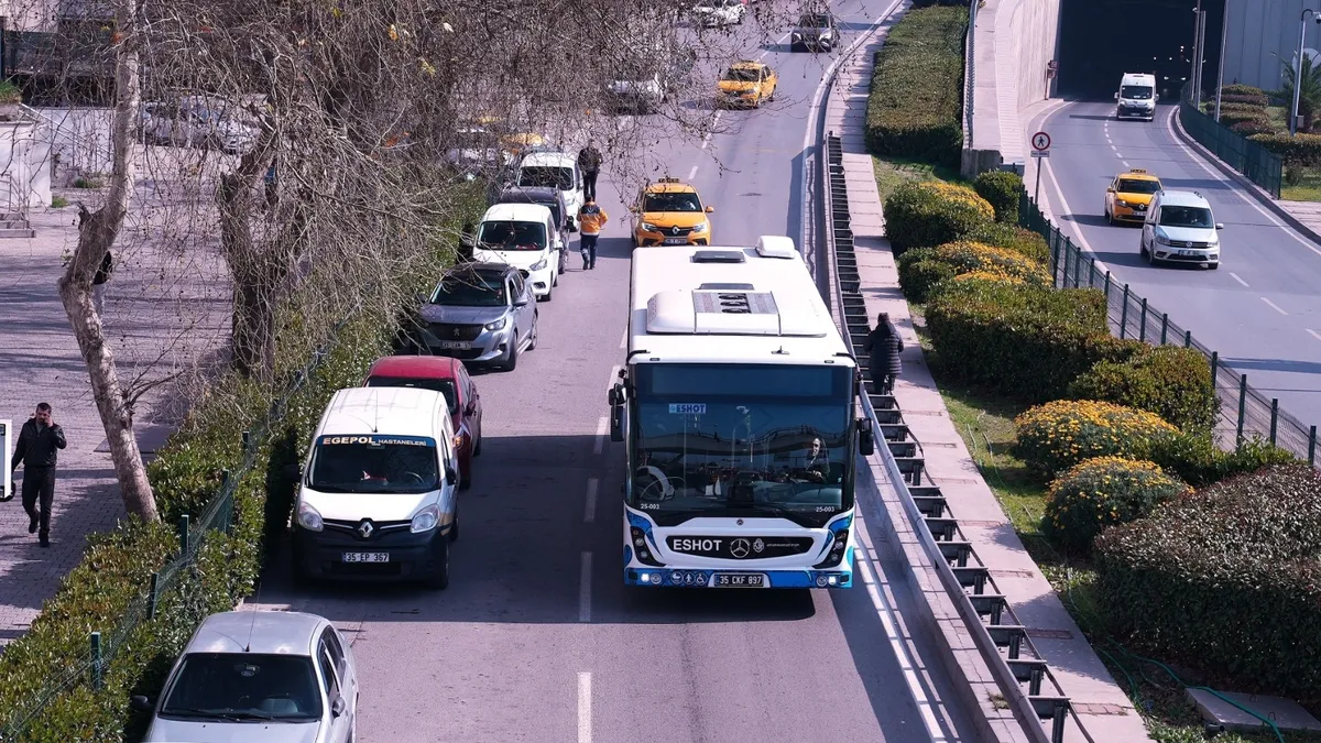Kritik Açıklama: İzmir’de 29 Ekim’de İZBAN ücretsiz, ulaşım 1 kuruş!