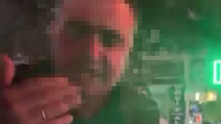 Kritik Açıklama: Trafik magandası! Tartıştığı kadın sürücünün aracının camını yumrukladı