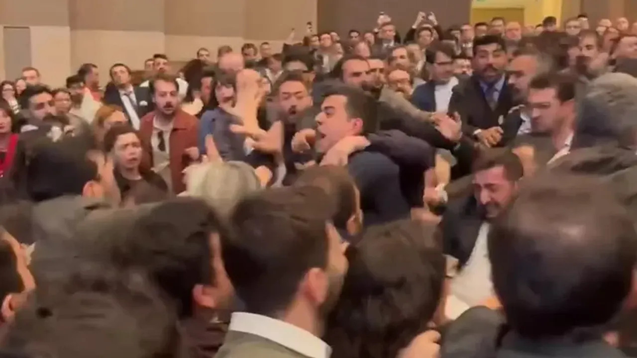 İstanbul Barosunun 128. Olağan Genel Kurulu'nda yumruklu kavga | İşte Tüm Ayrıntılar