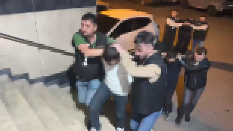 İstanbul'da iki ayrı cinayet: Yurt dışına kaçmaya çalışan 3 şüpheli Edirne'de yakalandı - Son Dakika Bilgileri
