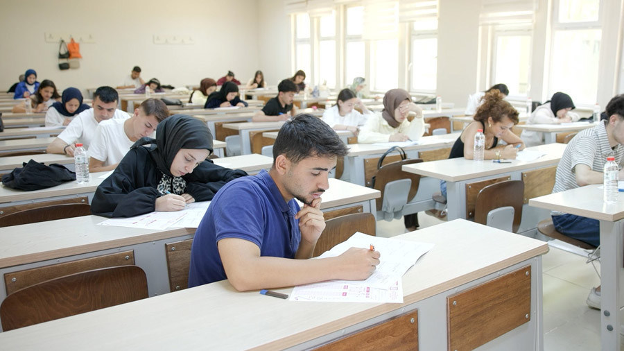 Gündemden Son Bilgiler: Hukuk fakültelerinden YÖK Başkanı'na sınav desteği - Son Dakika Bilgileri