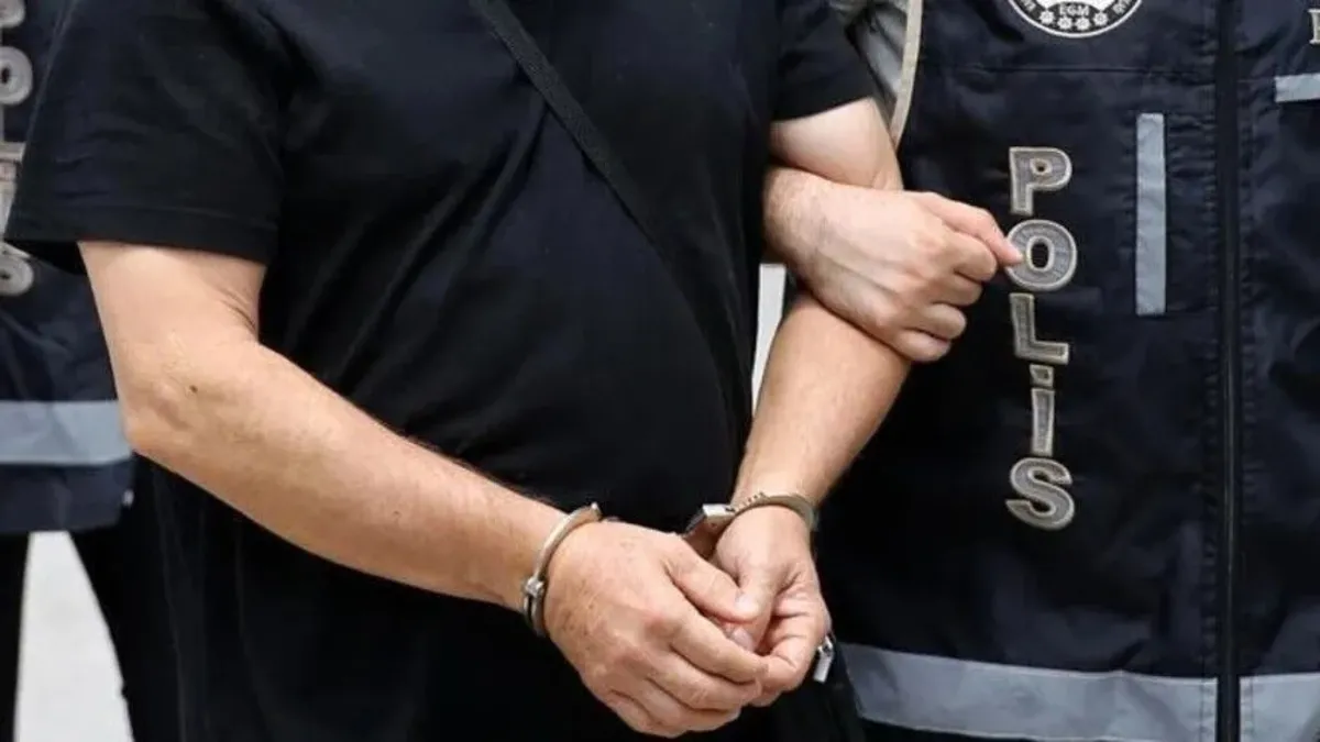 Ayrıntılar Netleşti: Afyonkarahisar'da uyuşturucu operasyonu: 3 zanlı hakkında tutuklama kararı verildi: Geliş