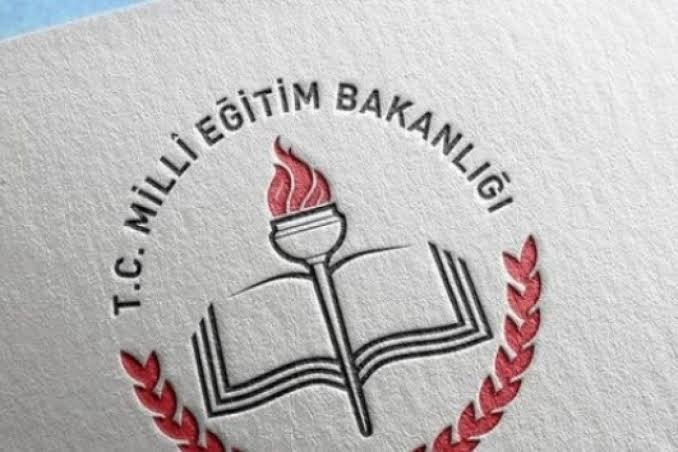 Kritik Açıklama: Türk bayrağına ve Atatürk’e hakaret eden öğretmen yakalanarak gözaltına sevk edildi - Son Dak