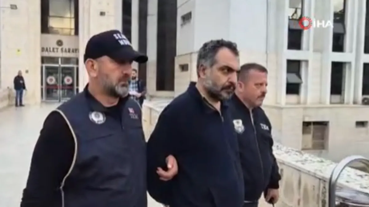 Gündemden Son Bilgiler: Resim öğretmeni sosyal medya paylaşımı nedeniyle hakkında tutuklama kararı verildi!: G