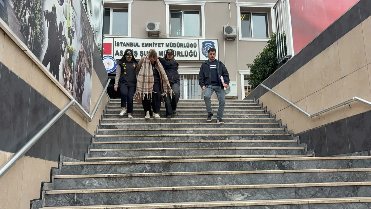 Son Gelişme: AVM'leri mesken tutmuştu: Kendisini öğretmen olarak tanıtan azılı hırsız çatıda yakalandı | İşte