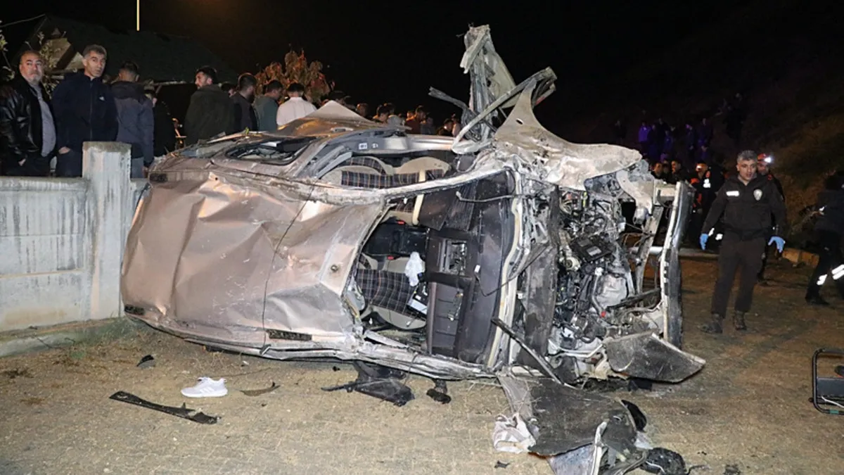 Sıcak Gündem: Erzurum'da feci kaza: Otomobil şarampole uçtu! 1 ölü, 3 ağır yaralı...
