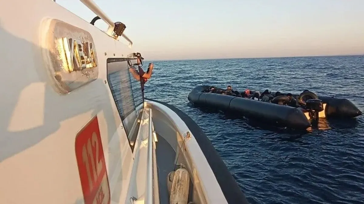 Ayrıntılar Netleşti: İzmir'de düzensiz göçmen operasyonu! 111 kişi yakalandı ve Merak Edilenler