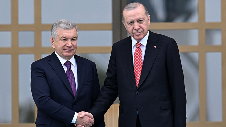 Ayrıntılar Netleşti: Cumhurbaşkanı Erdoğan, Özbekistan Cumhurbaşkanı ile görüştü: Gelişmeler Takip Ediliyor