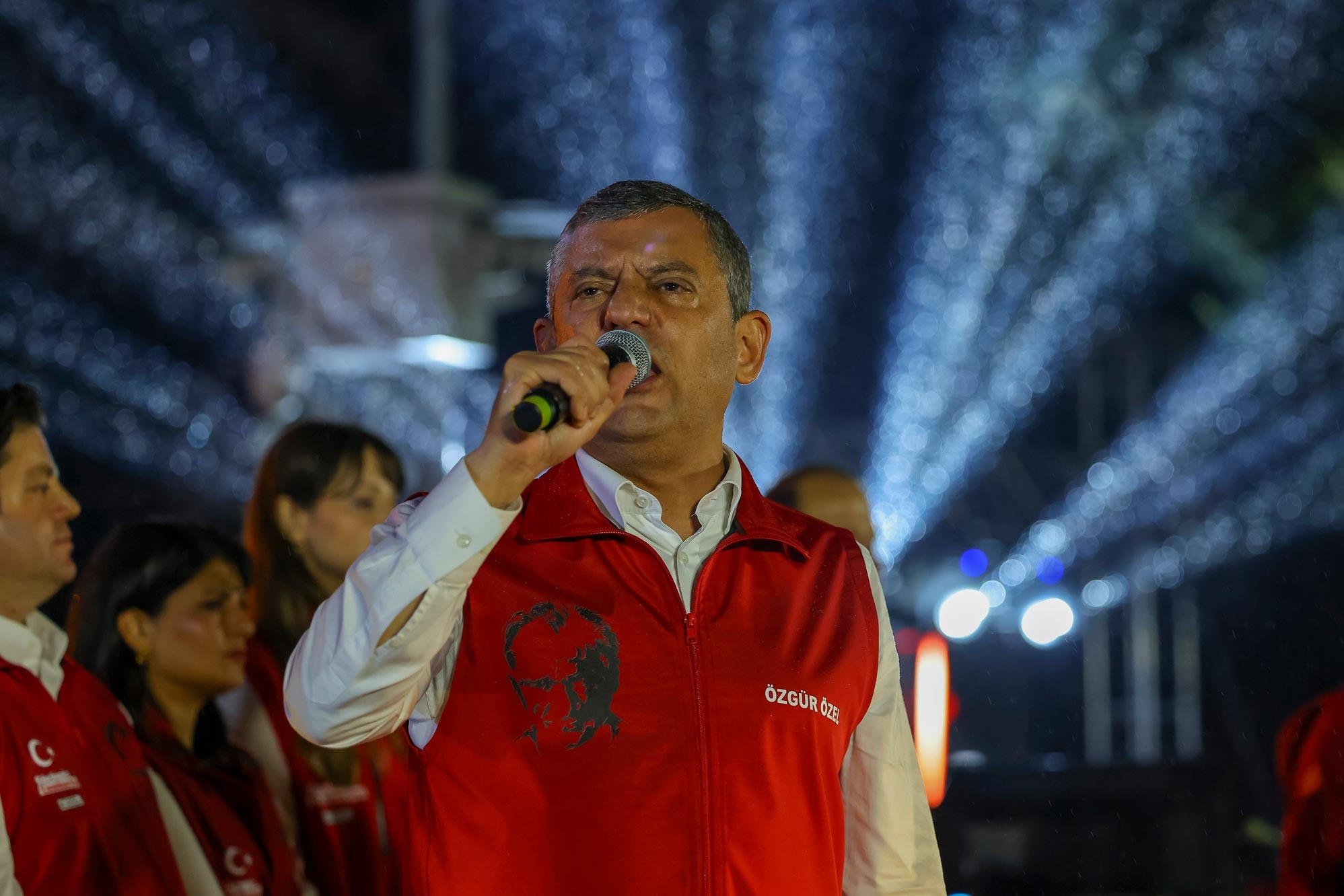 Son Gelişme: Özgür Özel: Cumhuriyet, kimsesizlerin kimsesidir