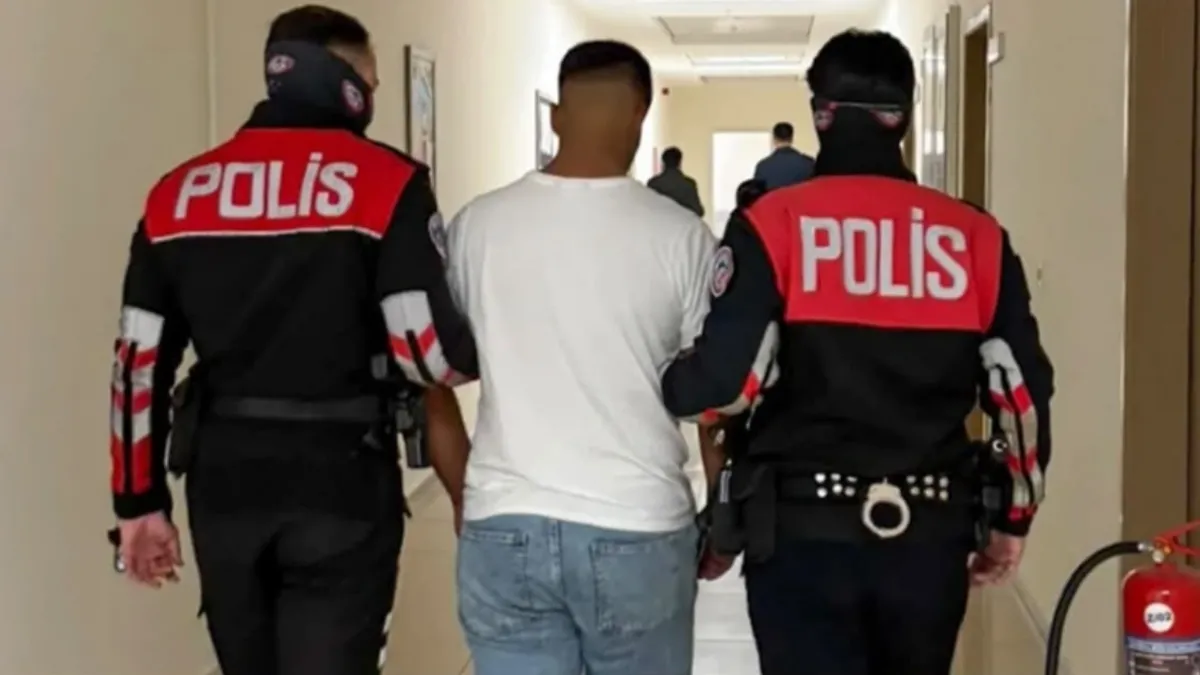 Kritik Açıklama: Manisa'da 152 yıl hapis cezasıyla aranıyordu: 17 yaşındaki suç makinesi yakalandı!: Gelişmele