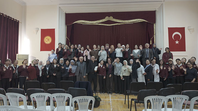 Kırgızistan'da 'Bilim Kafe' etkinliği
