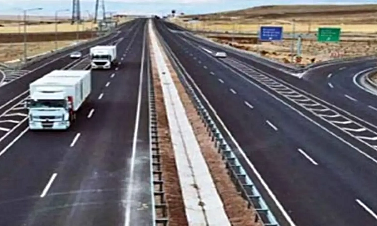 Ağır Ticari Araçlar İçin Elektrikli Şarj Yol Haritası Hazırlanıyor ve Merak Edilenler