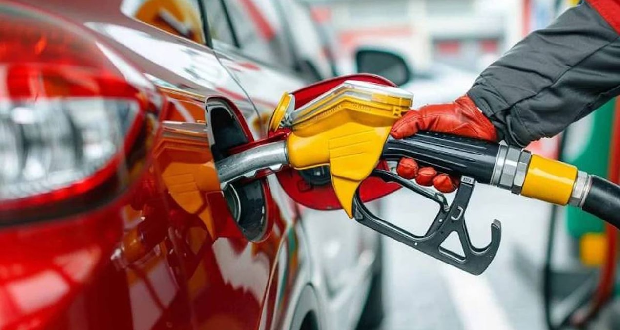 Son Gelişme: Akaryakıta yeni zam yolda: Benzine gece yarısı artış bekleniyor - En Son Haber: Gelişmeler Takip