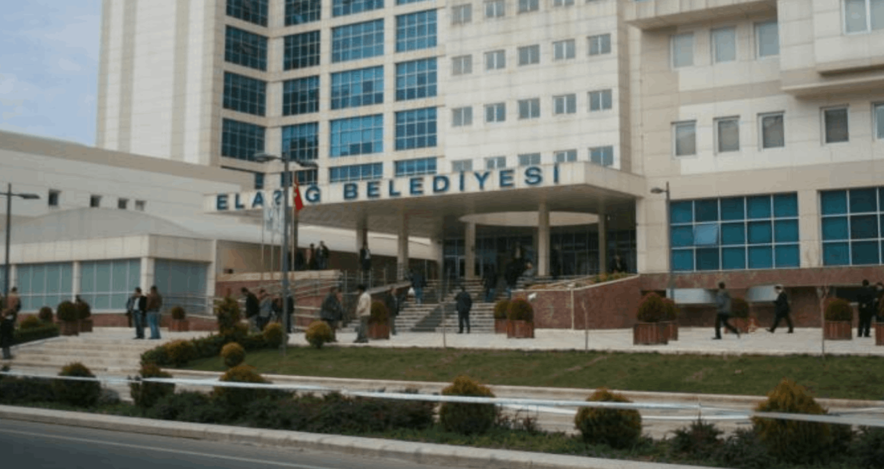 Son Gelişme: AKP’li belediyenin hukuksuzluğu yargıdan döndü: 65 yaş üstüne biniş sınırı iptal - Haberleri - So