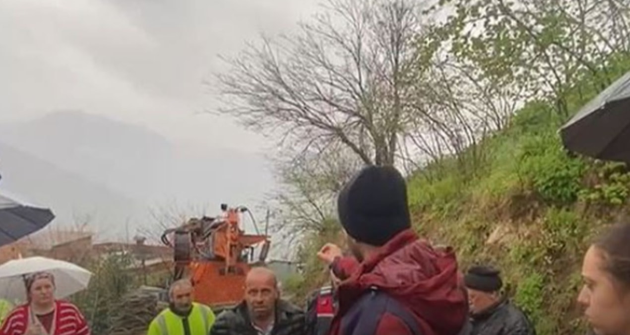 Son Gelişme: AKP'li vekile köylüler 'dur' dedi - En Son Haber ve Merak Edilenler