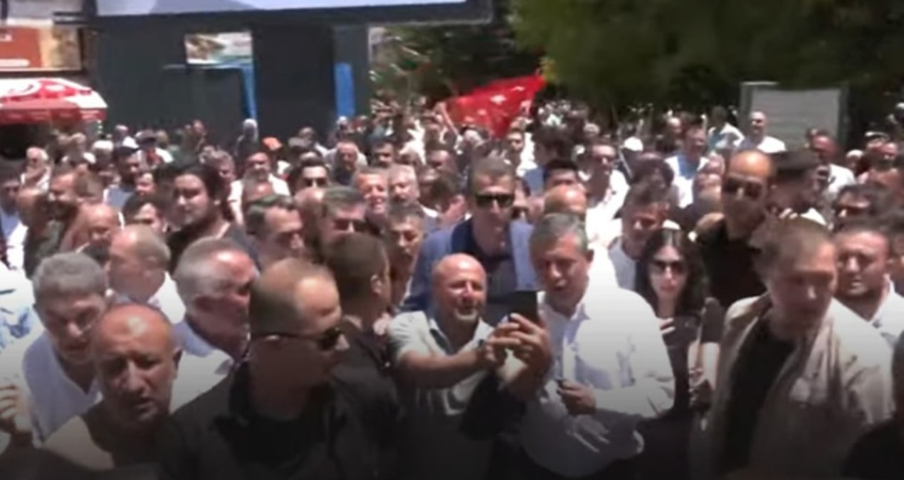 Özgür Özel stampede in AKP's stronghold - Breaking News