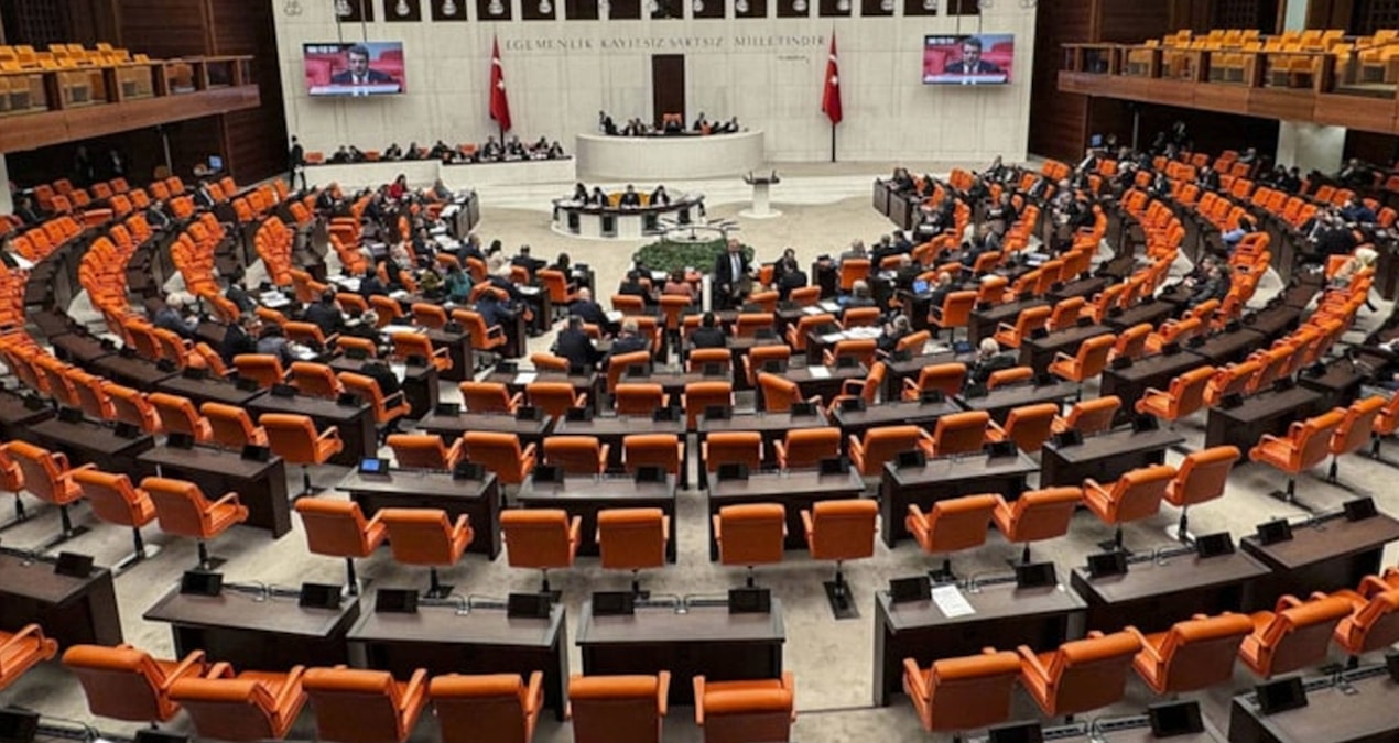 Ayrıntılar Netleşti: AKP'nin yeni ekonomi paketi: En düşük emekli aylığı, gurbetçiye askerlikten muafiyeti ve