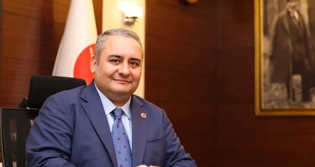 Kritik Açıklama: AKP'ye geçeceği iddia edilen CHP'li başkandan paylaşım - En Son Haber: Gelişmeler Takip Edili
