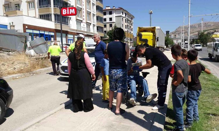 A disabled citizen who entered the wrong direction with his battery-powered chair was hit by a car - Last Minute