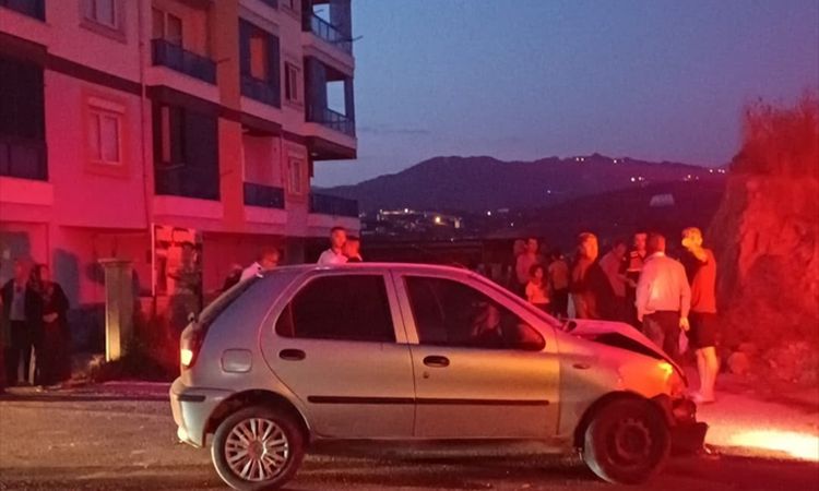 2 people were injured in the accident in which a car and a truck collided in Alanya - Breaking News
