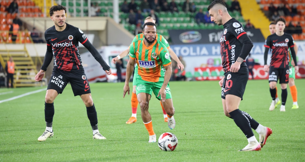Alanyaspor-Gençlerbirliği maçında gol sesi çıkmadı - En Son Haber: Gelişmeler Takip Ediliyor