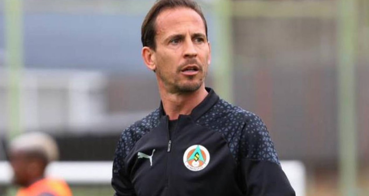 Son Gelişme: Alanyaspor'da teknik direktör kararı - En Son Haber: Gelişmeler Takip Ediliyor
