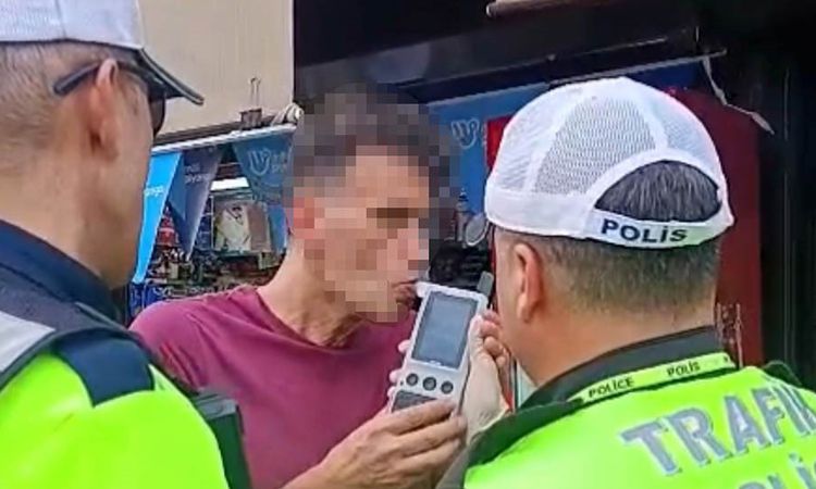 Alkollü Değilmiş Ama Alkolmetreyi İçine Çekti: Gelişmeler Takip Ediliyor