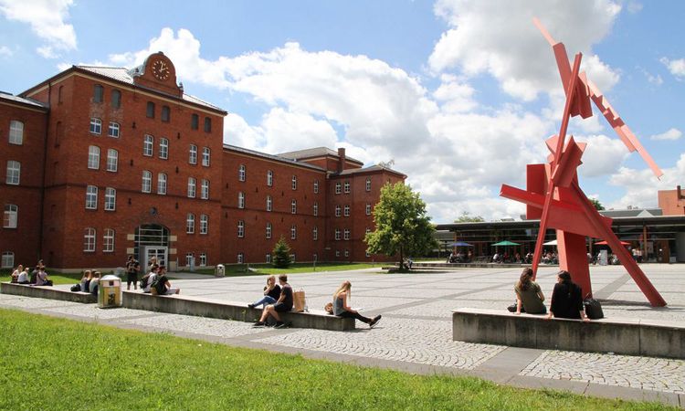 Almanya'da İngilizce Lisans Programları Artıyor: Ansbach Modeli Dikkat Çekiyor: Gelişmeler Takip Ediliyor