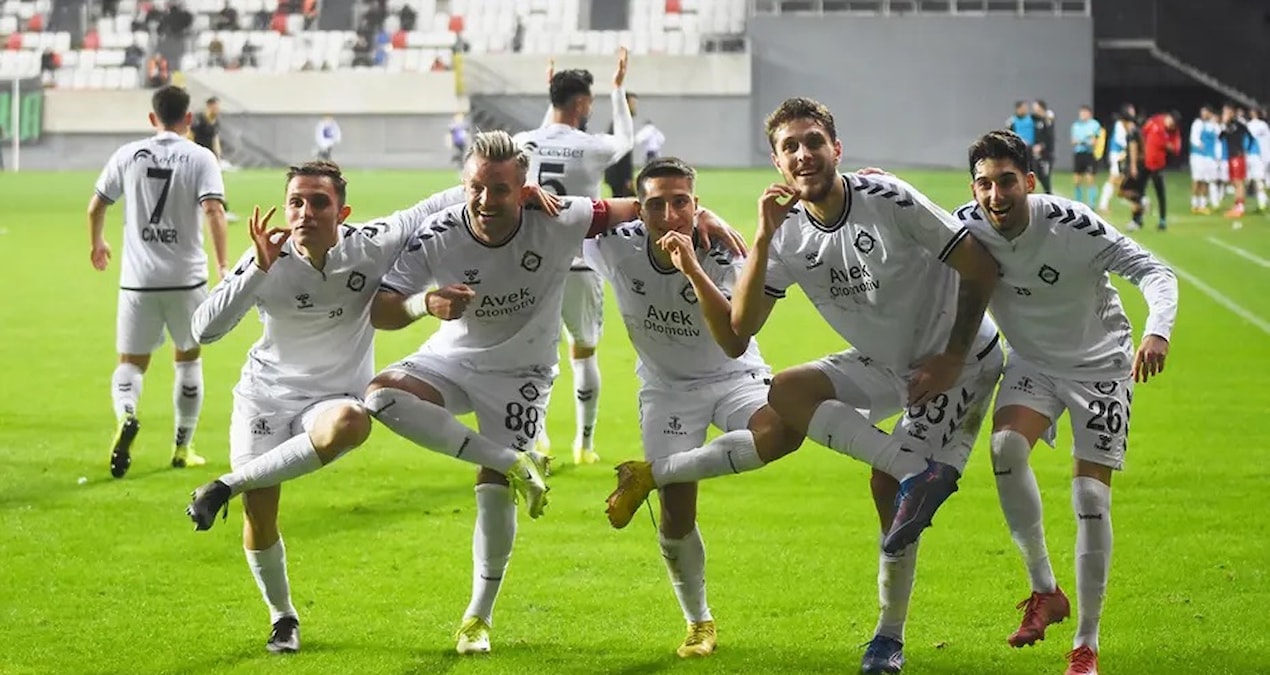 Kritik Açıklama: Altay kader maçına çıkıyor! Amatör Lig'e düşebilir - En Son Haber: Gelişmeler Takip Ediliyor