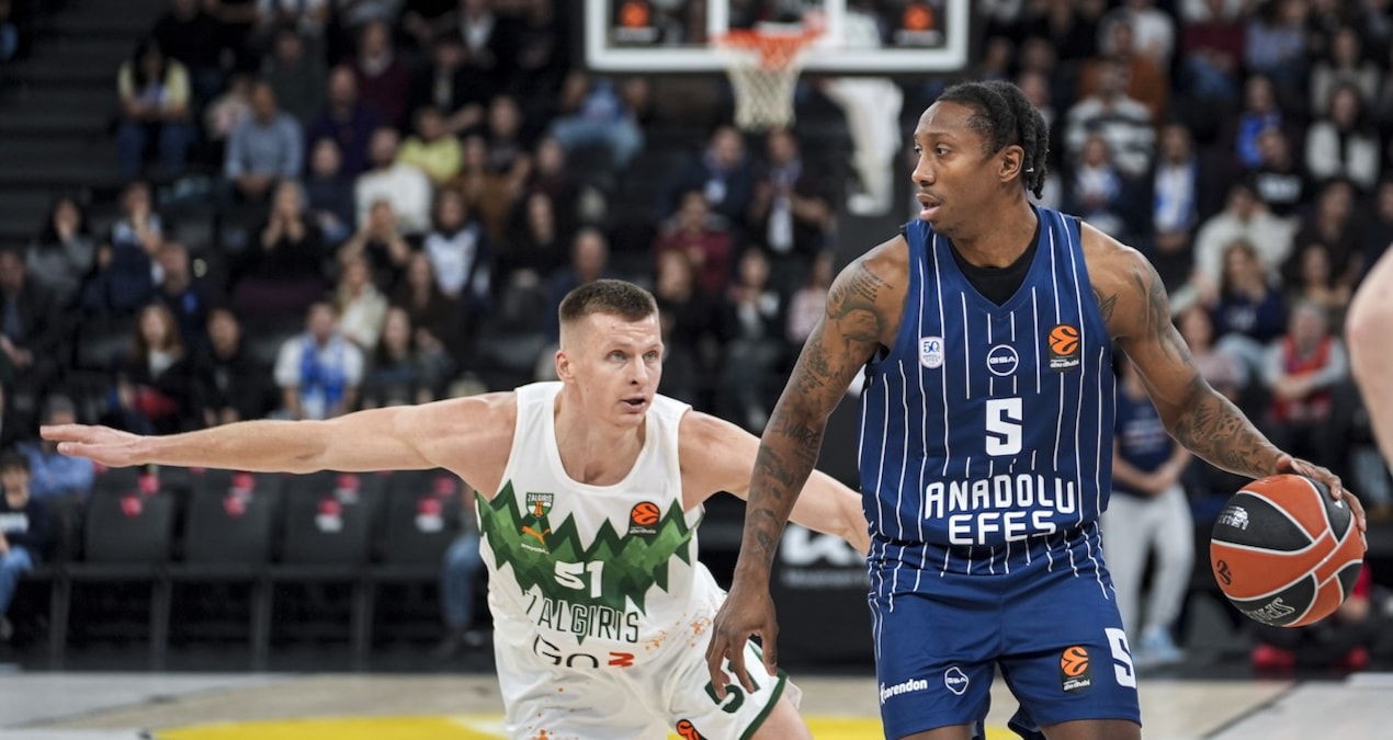 Ayrıntılar Netleşti: Anadolu Efes sahasında Zalgris'i devirdi - Haberleri: Gelişmeler Takip Ediliyor